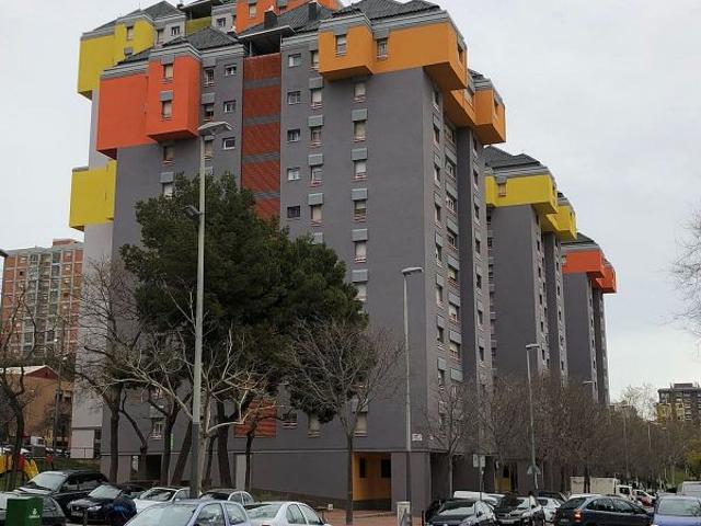 Local comercial en venta en calle D'antonio Machado, Barcelona, de 600 m² 3 habitaciones por 630.000