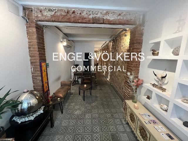 Local comercial en venta en calle D'aribau, Barcelona, de 150 m² por 420.000