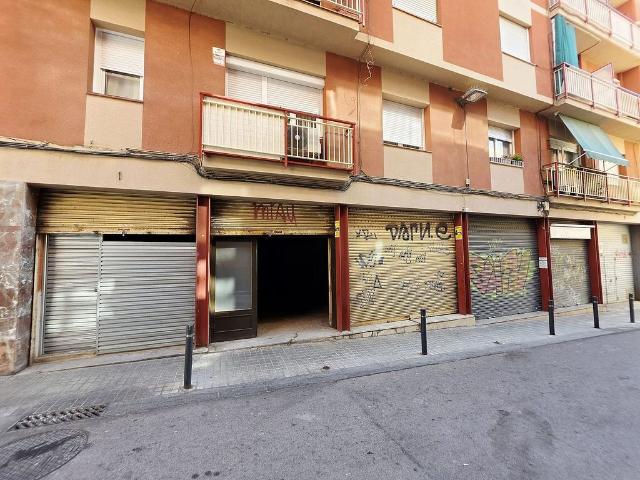 Local comercial en venta en calle D'arnau, Barcelona, de 56 m² por 110.000