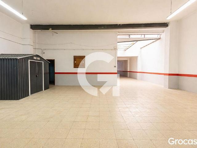 Local comercial en venta en calle D'artur Costa, Gavà, de 330 m² 1 habitación por 249.900