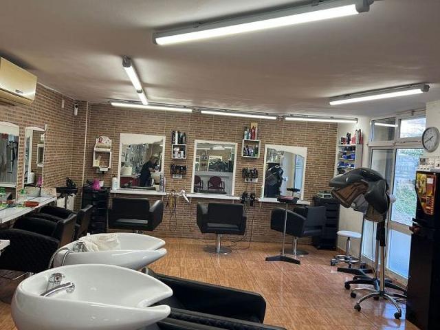 Local comercial en venta en calle D'astorga, Reus, de 70 m² 3 habitaciones por 79.000
