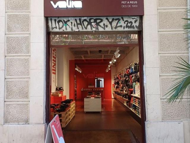 Local comercial en venta en calle D'astúries, Barcelona, de 64 m² 1 habitación por 520.000