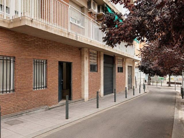 Local comercial en venta en calle D'euclides, Barcelona, de 179 m² por 236.000