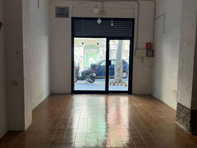Local comercial en venta en calle De Còrsega, Barcelona, de 113 m² 2 habitaciones por 205.000