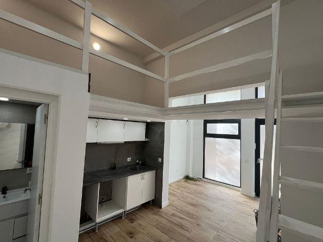 Local comercial en venta en calle De Costa i Cuxart, Barcelona, de 35 m² 2 habitaciones por 99.000
