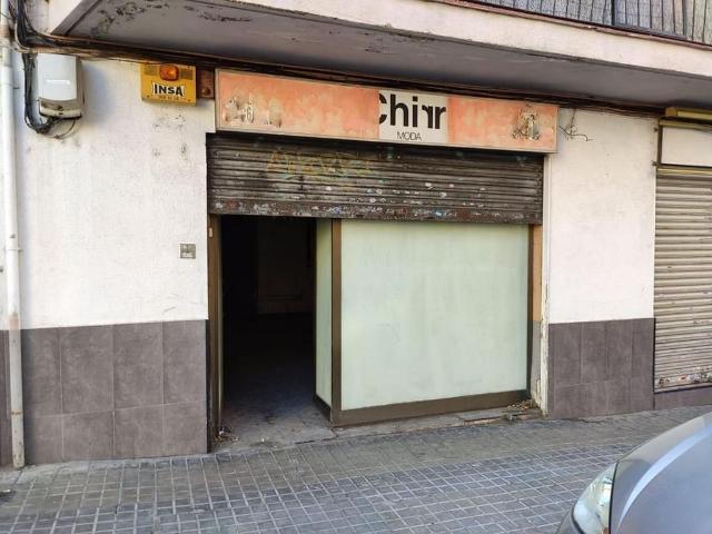 Local comercial en venta en calle De Calderón de la Barca, Badalona, de 170 m² por 87.000