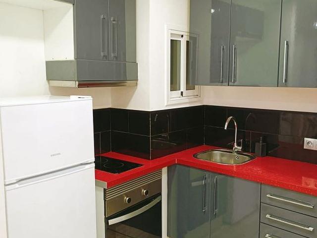Local comercial en venta en calle De Calderón de la Barca, Barcelona, de 55 m² 3 habitaciones por 115.000