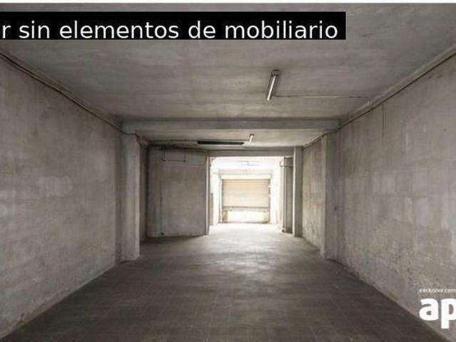 Local comercial en venta en calle De Calvet D'estrella, Sabadell, de 90 m² por 95.000
