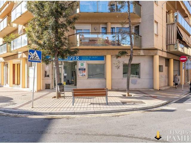 Local comercial en venta en calle De Campoamor, Reus, de 225 m² por 195.000