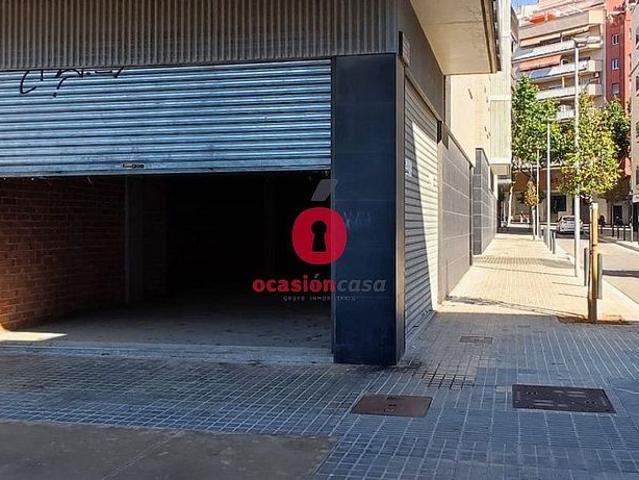 Local comercial en venta en calle De Canyadó, Badalona, de 83 m² por 165.000