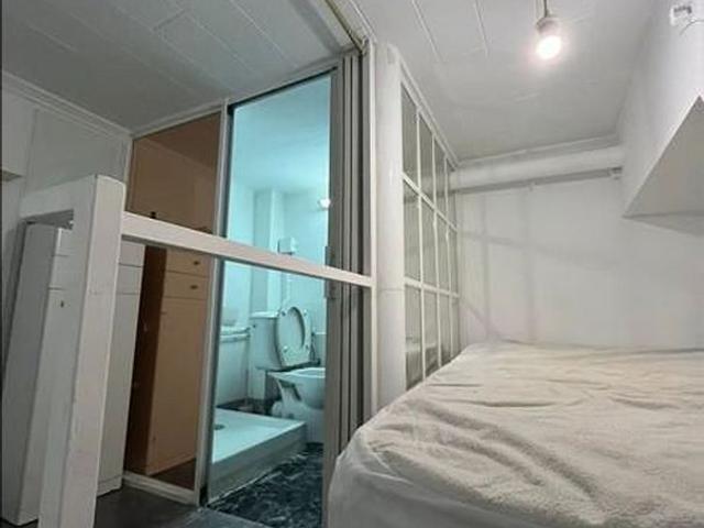 Local comercial en venta en calle De Cartellà, Barcelona, de 25 m² 1 habitación por 59.000