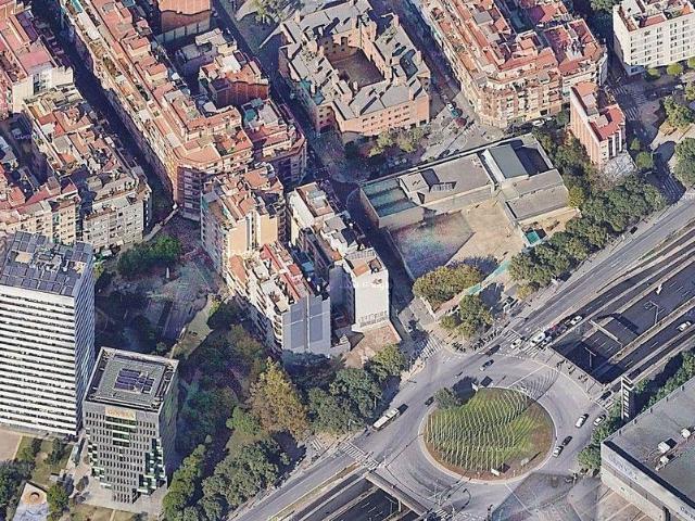 Local comercial en venta en calle De Castelao, Hospitalet de Llobregat, L´, de 161 m² por 184.000