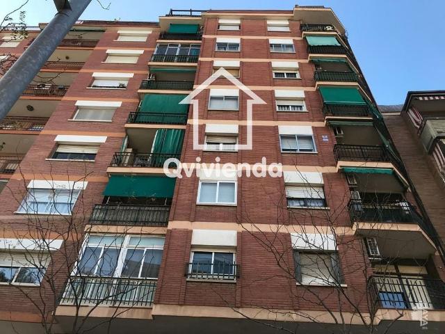 Local comercial en venta en calle De Baldomer Solà, Badalona, de 233 m² por 413.700