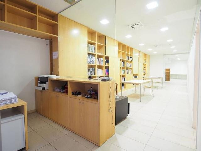 Local comercial en venta en calle De Barcelona, Granollers, de 245 m² por 390.000