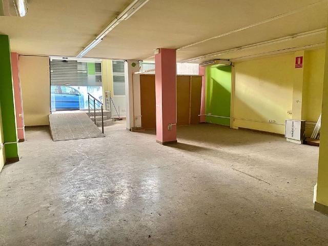 Local comercial en venta en calle De Barcelona, Tarragona, de 240 m² 2 habitaciones por 120.000