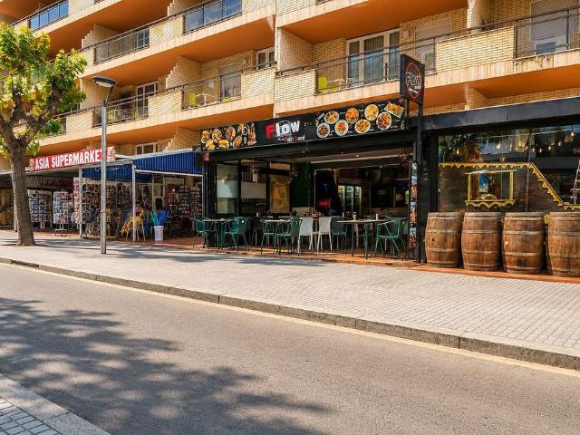 Local comercial en venta en calle De Barbastre, Salou, de 60 m² 2 habitaciones por 290.000