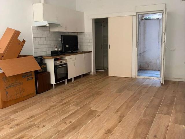Local comercial en venta en calle De Begur, Barcelona, de 45 m² 2 habitaciones por 130.000