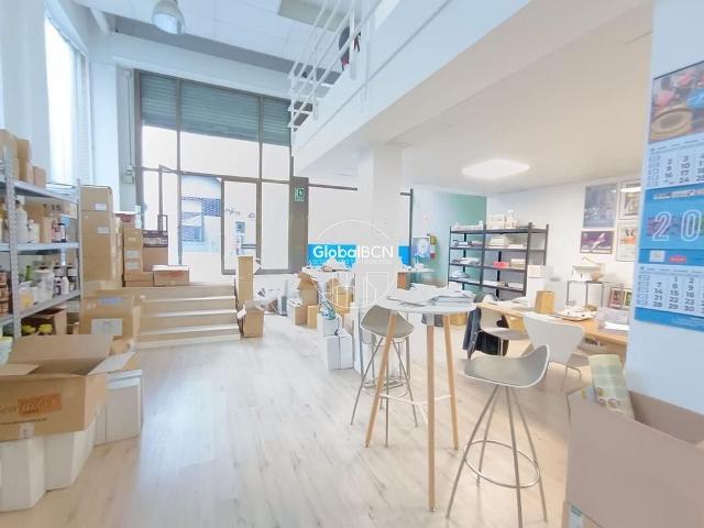Local comercial en venta en calle De Béjar, Barcelona, de 410 m² 6 habitaciones por 575.000