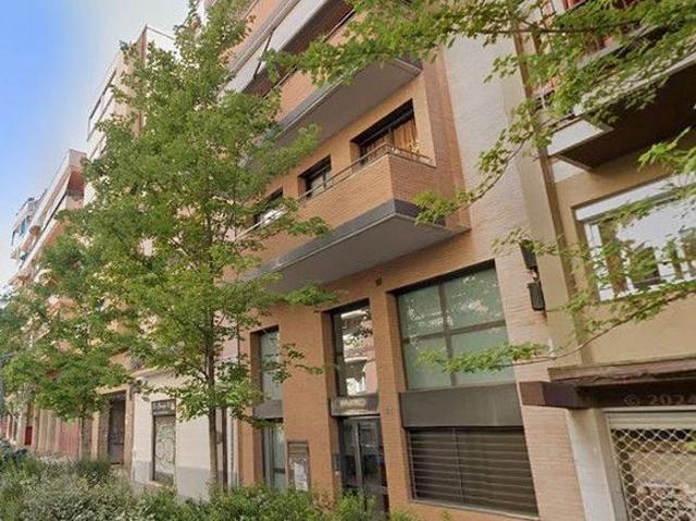 Local comercial en venta en calle De Benavent, Barcelona, de 35 m² 2 habitaciones por 165.000