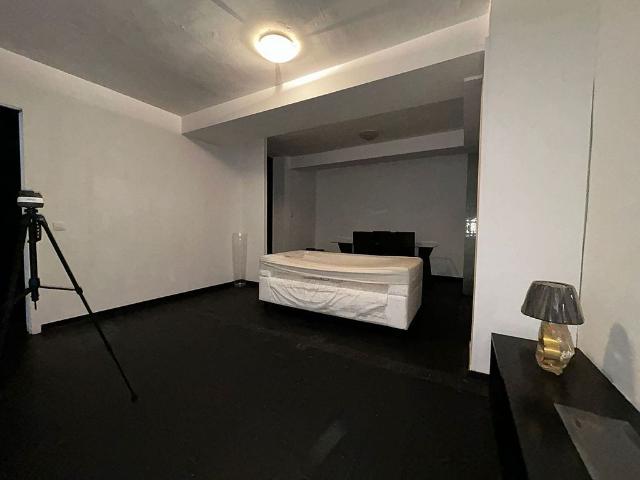 Local comercial en venta en calle De Bertran, Barcelona, de 152 m² 4 habitaciones por 275.000