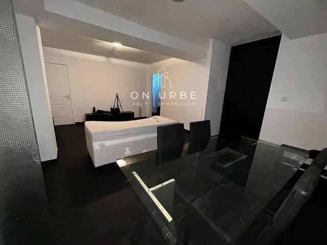 Local comercial en venta en calle De Bertran, Barcelona, de 152 m² por 275.000