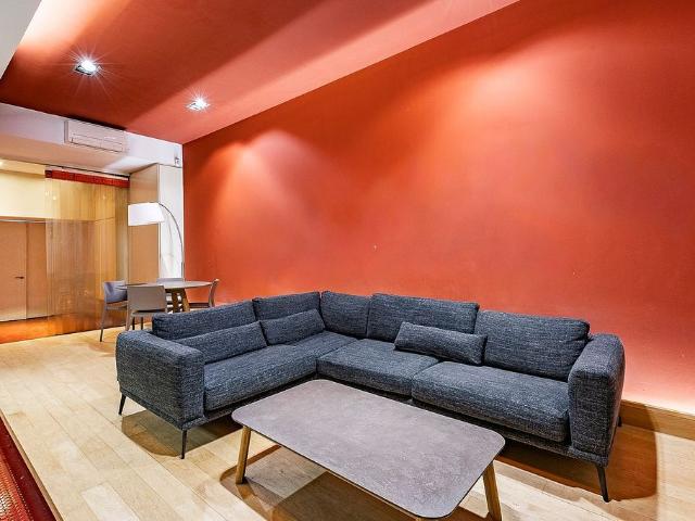 Local comercial en venta en calle De Goya, Barcelona, de 90 m² por 450.000