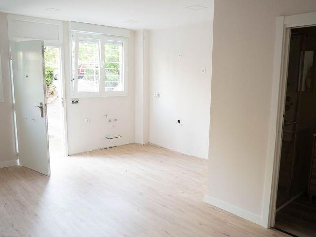 Local comercial en venta en calle De Gayarre, Barcelona, de 39 m² 1 habitación por 135.000