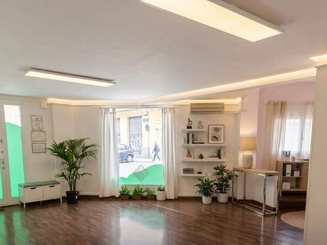 Local comercial en venta en calle De Germanor, Vilafranca del Penedès, de 270 m² por 230.000