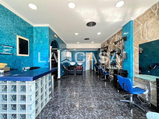 Local comercial en venta en calle De Guasch, Badalona, de 68 m² 6 habitaciones por 85.000