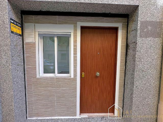 Local comercial en venta en calle De Emilia Pardo Bazán, Barcelona, de 22 m² 3 habitaciones por 99.500