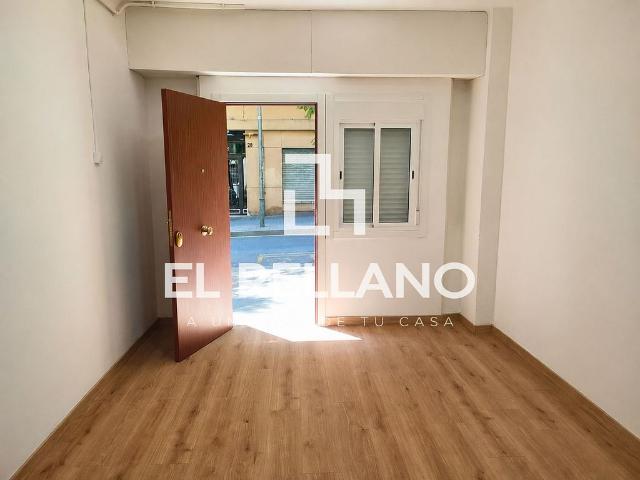 Local comercial en venta en calle De Emilia Pardo Bazán, Barcelona, de 24 m² 1 habitación por 99.500