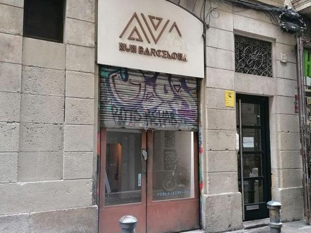 Local comercial en venta en calle De Ferlandina, Barcelona, de 104 m² 4 habitaciones por 290.000