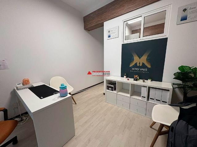 Local comercial en venta en calle De Flandes, Barcelona, de 105 m² 7 habitaciones por 158.000