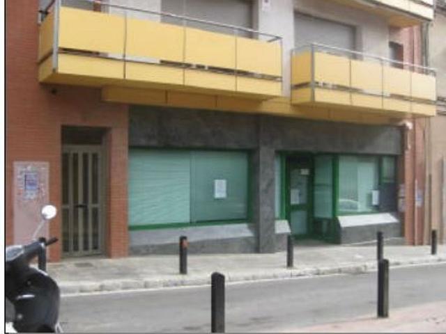 Local comercial en venta en calle De José Canalejas, Cornellà de Llobregat, de 85 m² por 227.000