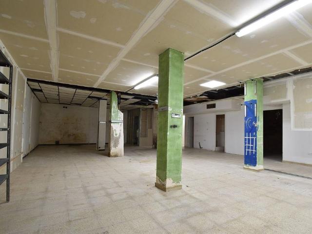 Local comercial en venta en calle De Josep Anselm Clavé, Vilanova i La Geltrú, de 185 m² por 99.000