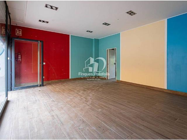 Local comercial en venta en calle De Josep Maria Folch i Torres, Malgrat de Mar, de 80 m² por 110.000