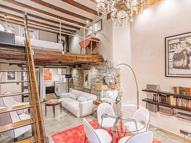 Local comercial en venta en calle De Jaume Giralt, Barcelona, de 63 m² 2 habitaciones por 269.000