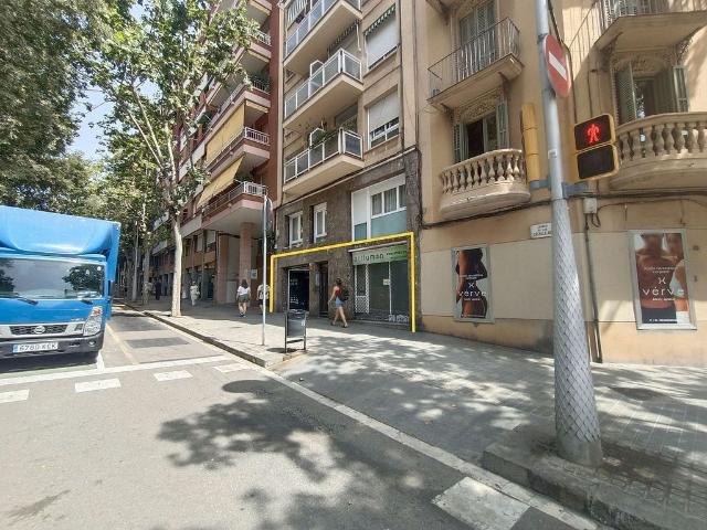 Local comercial en venta en calle De Los Castillejos, Barcelona, de 176 m² por 350.000