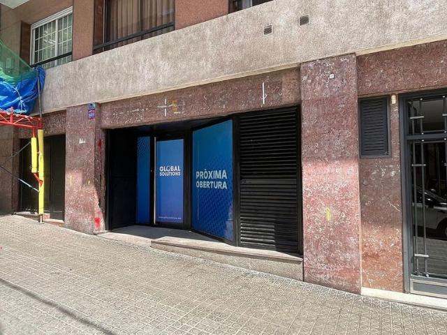 Local comercial en venta en calle De Los Castillejos, Barcelona, de 240 m² 1 habitación por 440.000
