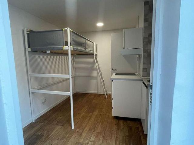 Local comercial en venta en calle De la Conca de Tremp, Barcelona, de 23 m² 1 habitación por 60.000
