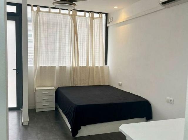 Local comercial en venta en calle De la Constitució, Barcelona, de 30 m² 1 habitación por 89.000
