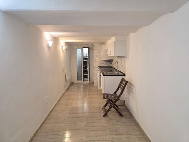 Local comercial en venta en calle De la Diputació, Barcelona, de 50 m² 5 habitaciones por 120.000