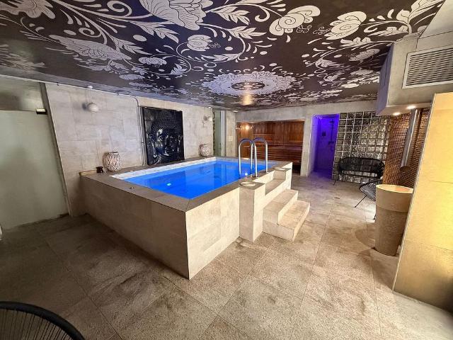 Local comercial en venta en calle De la Diputació, Barcelona, de 112 m² 4 habitaciones por 129.000