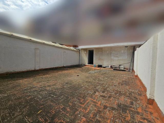 Local comercial en venta en calle De la Independència, Badalona, de 145 m² 1 habitación por 209.000