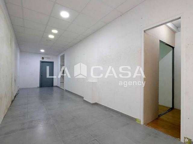 Local comercial en venta en calle De la Jota, Barcelona, de 70 m² 1 habitación por 149.000