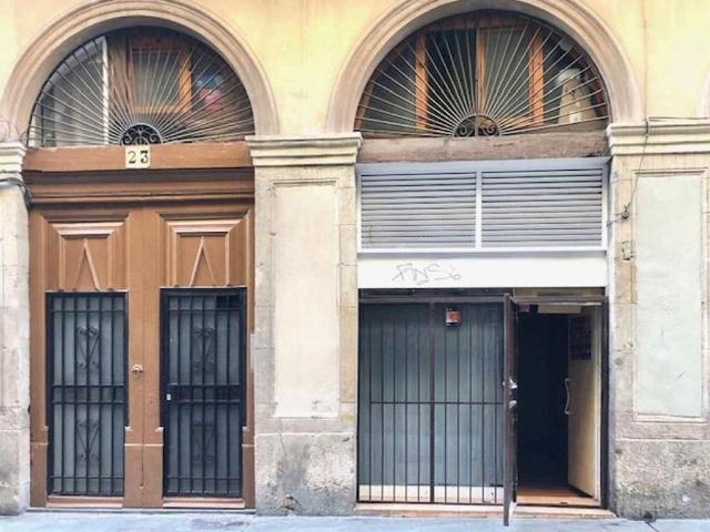Local comercial en venta en calle De la Lluna, Barcelona, de 61 m² 1 habitación por 106.000