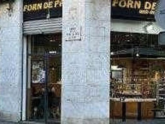 Local comercial en venta en calle De la Mare de Déu de Port, Barcelona, de 99 m² 2 habitaciones por 155.000