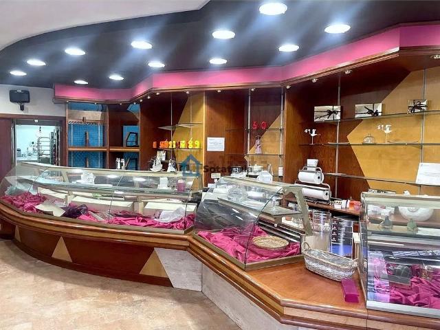 Local comercial en venta en calle De la Mare Molas, Reus, de 151 m² 4 habitaciones por 210.000