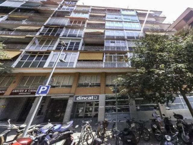 Local comercial en venta en calle De la Saleta, Barcelona, de 45 m² por 55.000