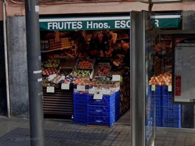 Local comercial en venta en calle De la Riera Blanca, Barcelona, de 90 m² 2 habitaciones por 160.000